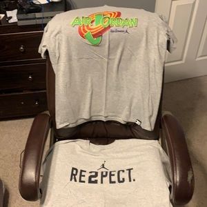 JORDAN BRAND TSHIRT BUNDLE. 1 Derek Jeter, 1 Space Jam. Both Men’s size XL